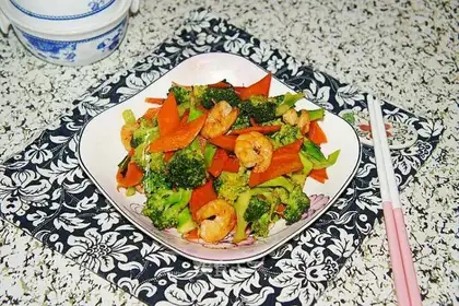 Shrimp fried broccoli