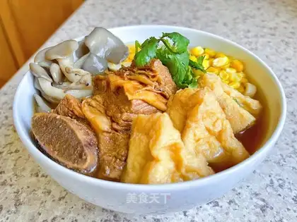 Red beef noodles