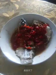A pepper-cracker