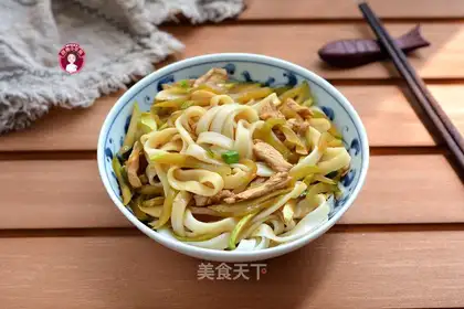 Chicken cucumber noodles