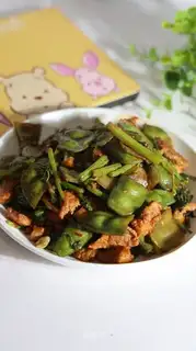 Celery-bean fried meat