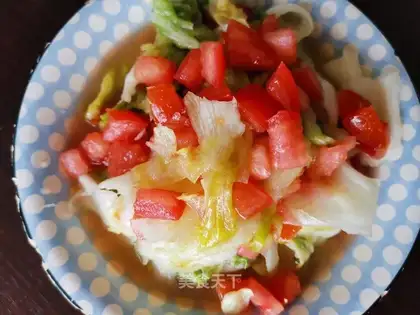 Lettuce with tomatoes
