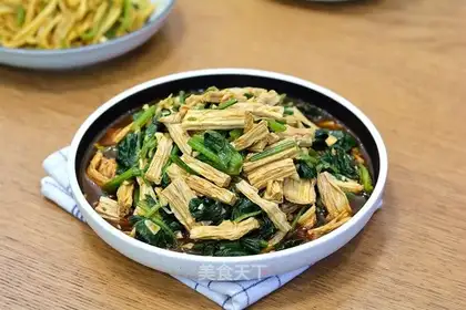 Spicy spinach sprouts
