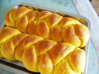 Goldmelon mud bread