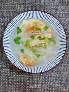 Omelon radish soup