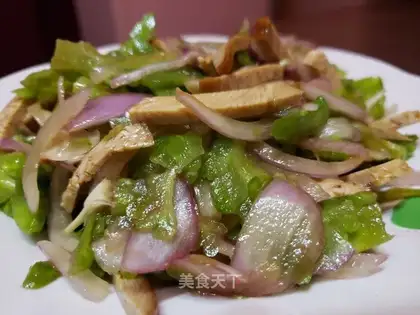 The bitter melon with the onions