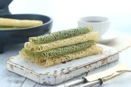 Double lace egg rolls