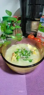 Shrimp leather, egg radish soup