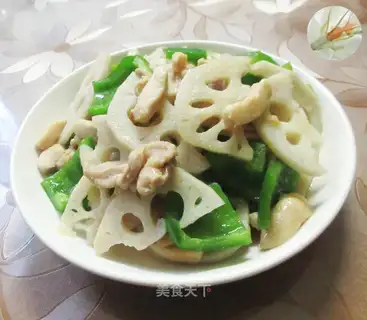 Potato pepper chicken leg and fried lily