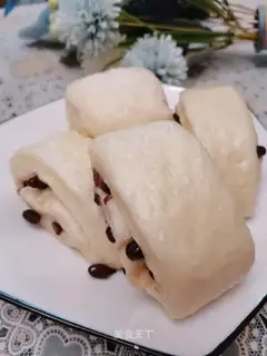 Sugar and red bean rolls
