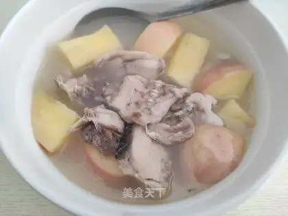 Apple fish bone soup