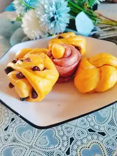 Nuts, pumpkin buns