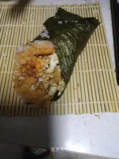 Meat pine egg rolls