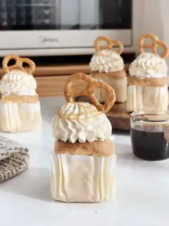 Orange juice caramel cream cup