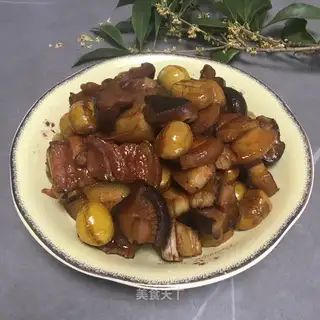 Chestnut mushroom red meat