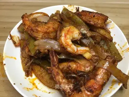 Spicy shrimp from a dry pot