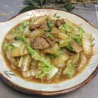 Garlic meat chops and cabbage