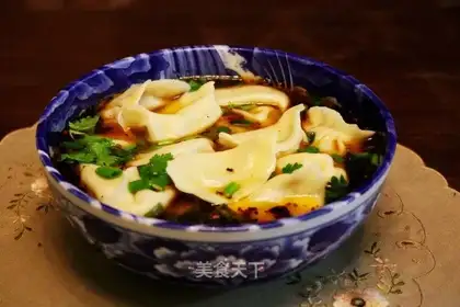 Sour soup dumplings