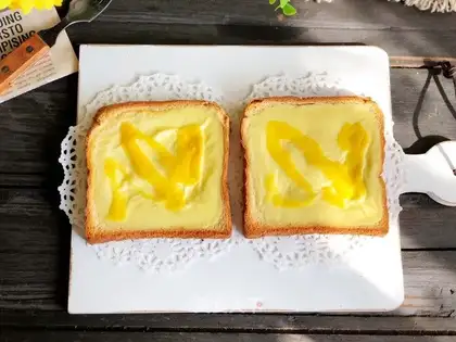 Yogurt pudding toast