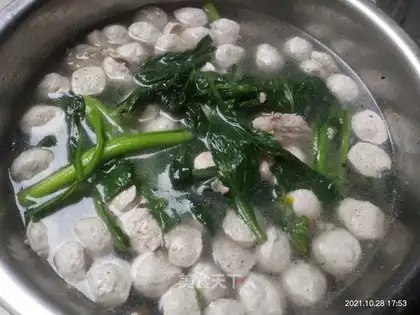 Skinny meatball soup
