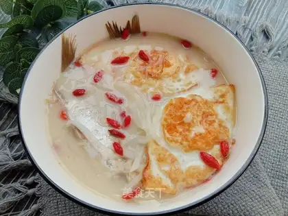 Burgered eggfish radish soup