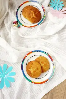 Japanese traditional sweet bread “gly”