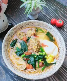 Sourball spinach noodles