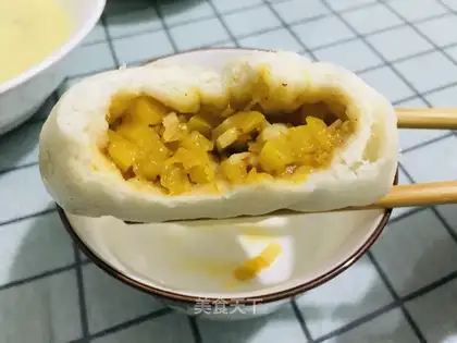 Pumpkin bun