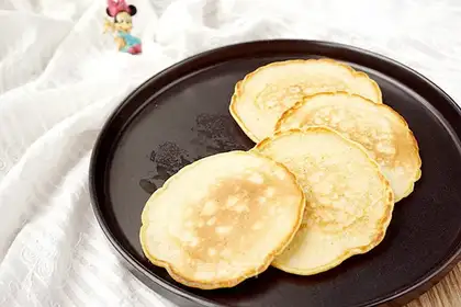 The eight-ding waffles on the lawn
