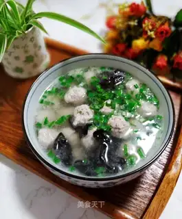 Burgundy meatball soup