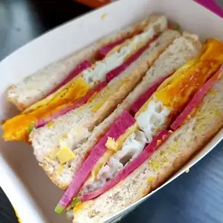 Eggs radish sandwich