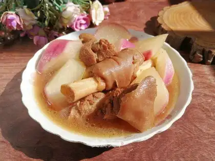 Red lamb radish