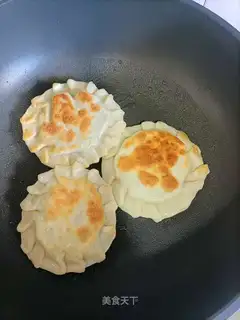 A green mushroom pie