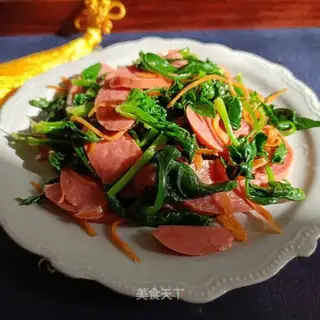 Spinach with garlic sausage