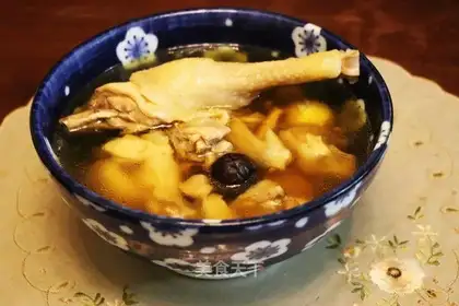 Five fingers of peach chicken soup