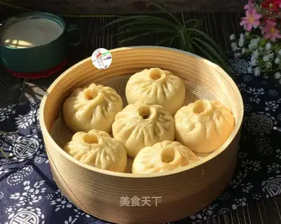 A spicy cabbage fan bun