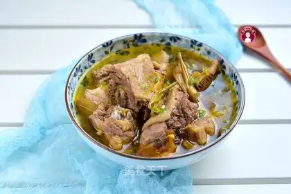 Golden needle chicken soup