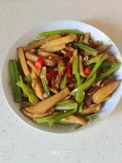 Celery fried abalone mushrooms
