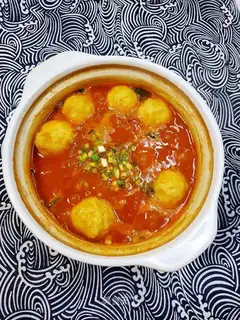 Tomato fishballs, gill mushroom fans