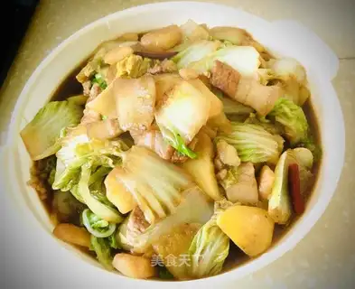 Creamed cabbage with potatoes