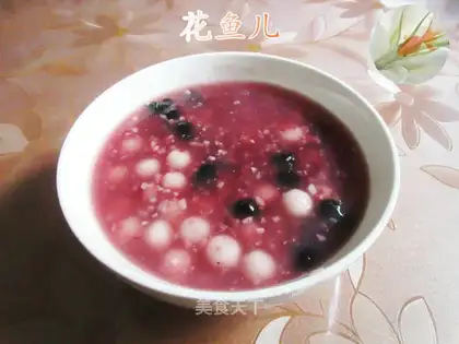 The saloon wine makes a small round