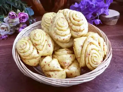 Pumpkin rolls