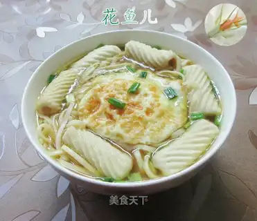 Egg-covered fish noodles