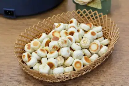 A sesame cake