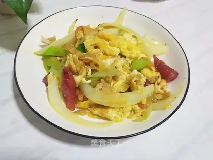 Squeeze the sausage eggs