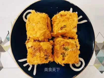 Meat pine rolls