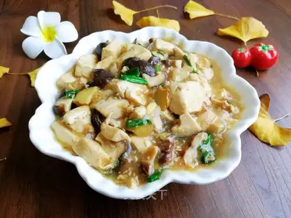 Tofu with mushrooms