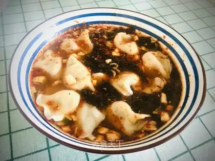 Sour soup dumplings