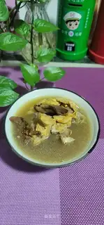 Seven fungus mushroom ribs soup