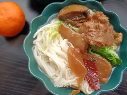 Rusty lamb noodles